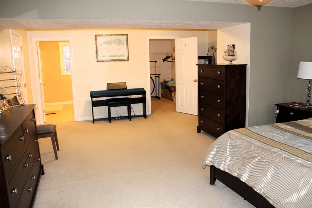 Condominium at 38 Georgetown Drive # 38, Nashua NH 03062, Nashua, photo 16 of 26
