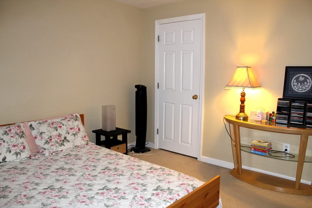 Condominium at 38 Georgetown Drive # 38, Nashua NH 03062, Nashua, photo 22 of 26