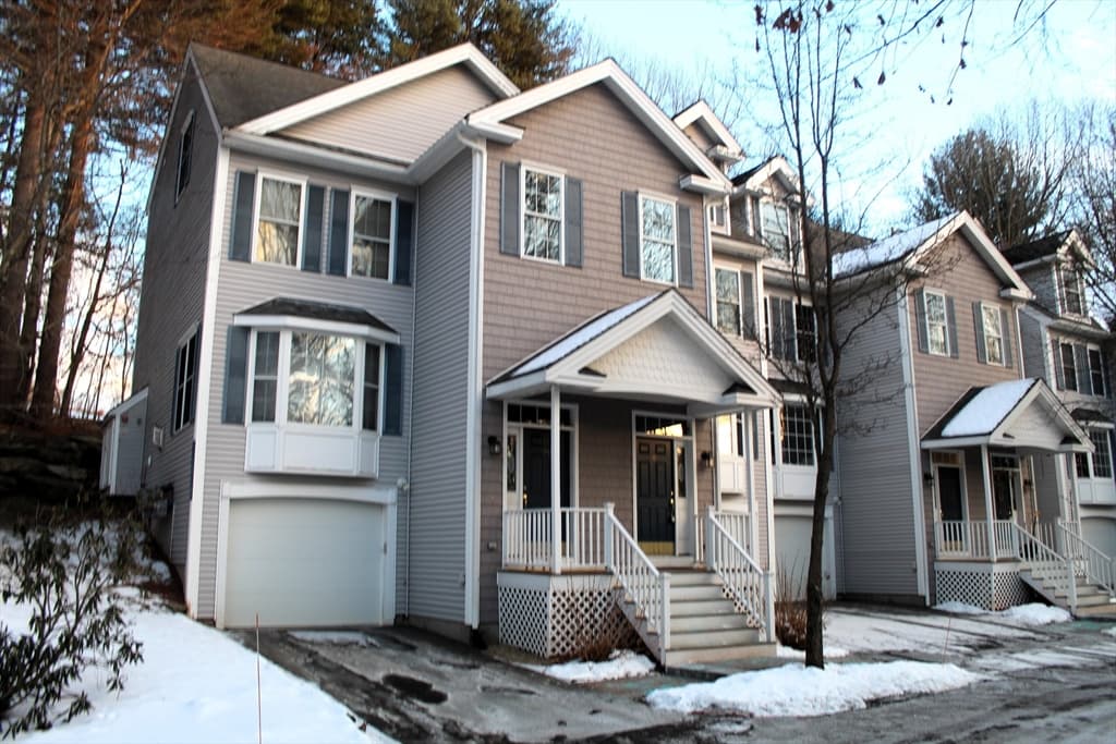Condominium at 38 Georgetown Drive # 38, Nashua NH 03062, Nashua, photo 3 of 26
