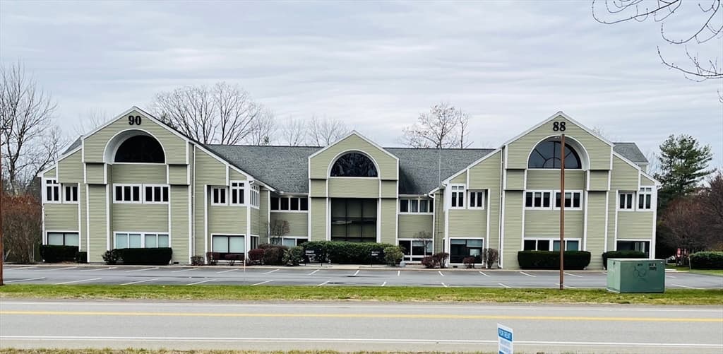 90 Stiles Rd # 202, Salem NH 03079