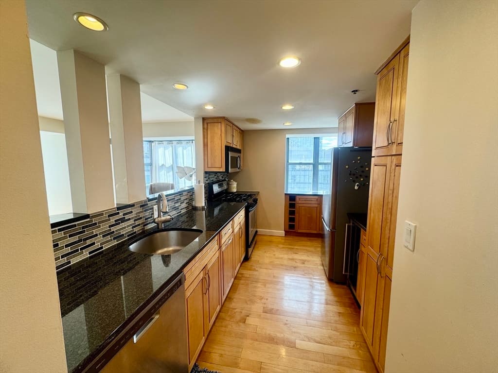 Condominium at 170 Tremont Street # 1604, Boston MA 02111, photo 7 of 19