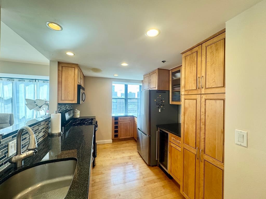 Condominium at 170 Tremont Street # 1604, Boston MA 02111, photo 8 of 19
