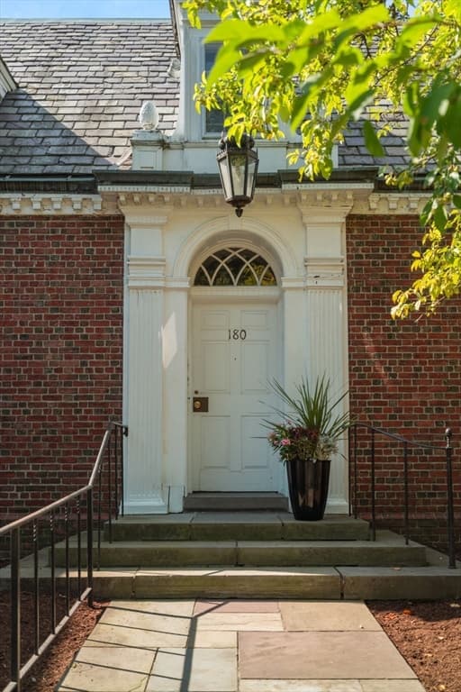 180 Ivy St, Brookline MA 02446 photo 32