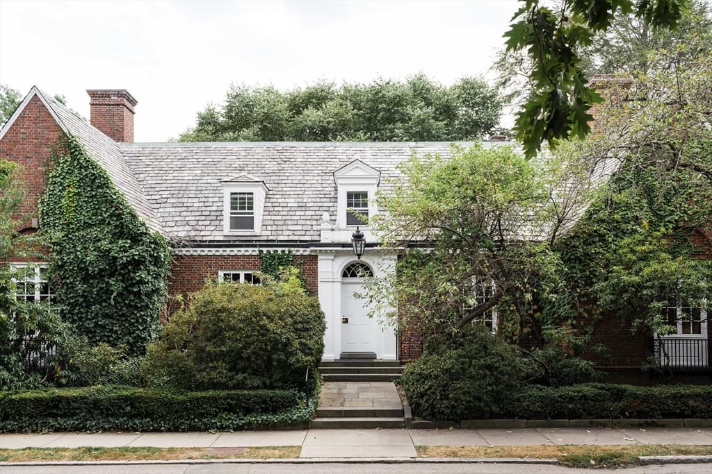 180 Ivy St, Brookline MA 02446