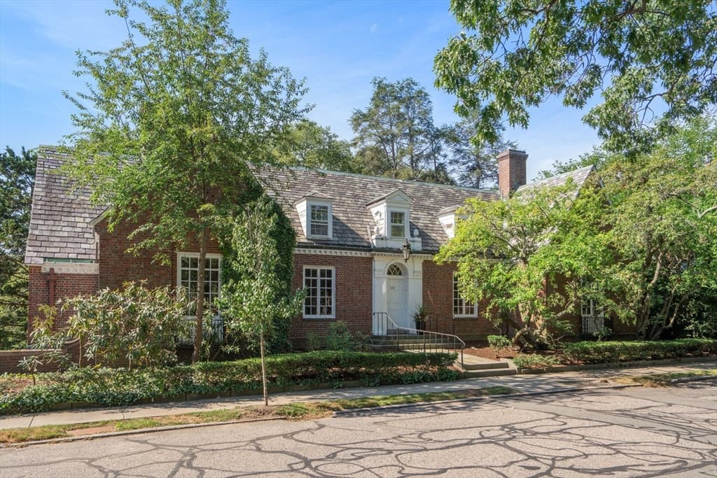 180 Ivy St, Brookline MA 02446 photo 34