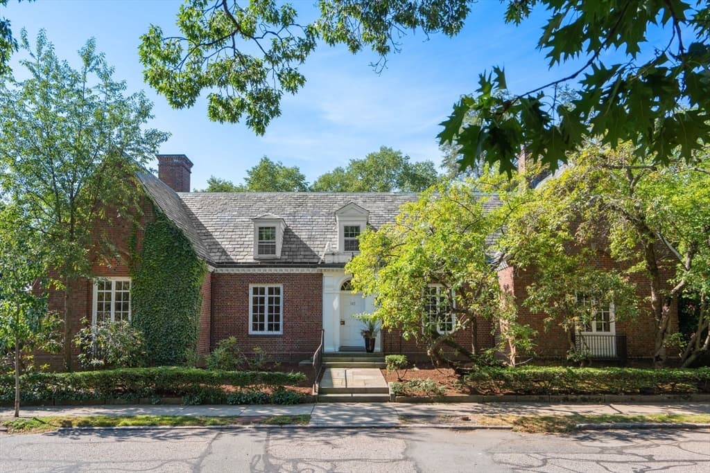 180 Ivy St, Brookline MA 02446 photo 33
