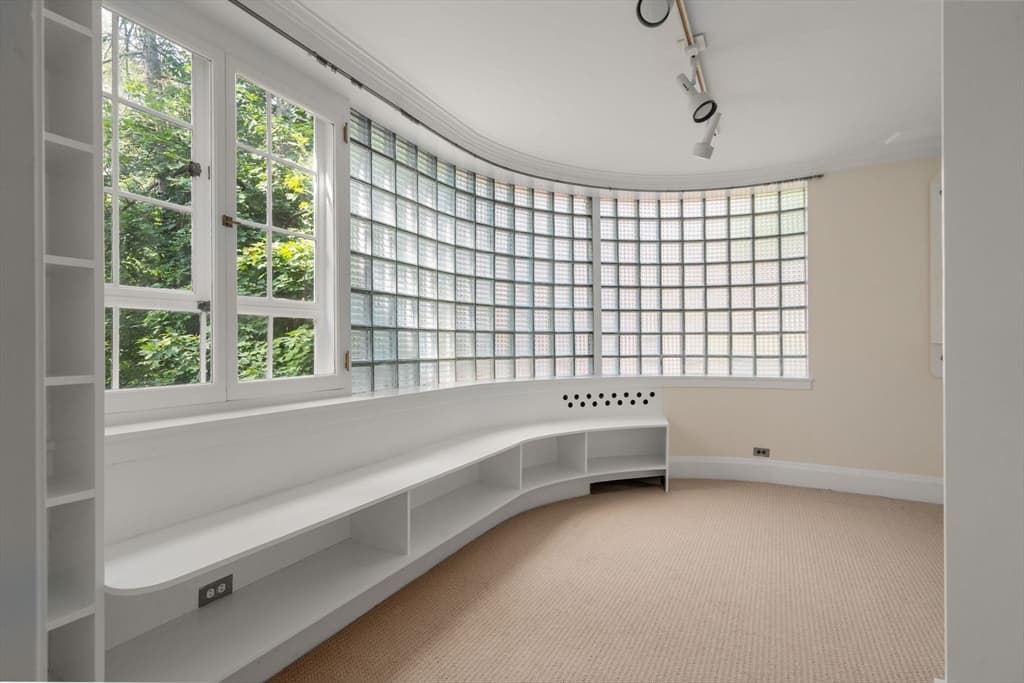 180 Ivy St, Brookline MA 02446 photo 18