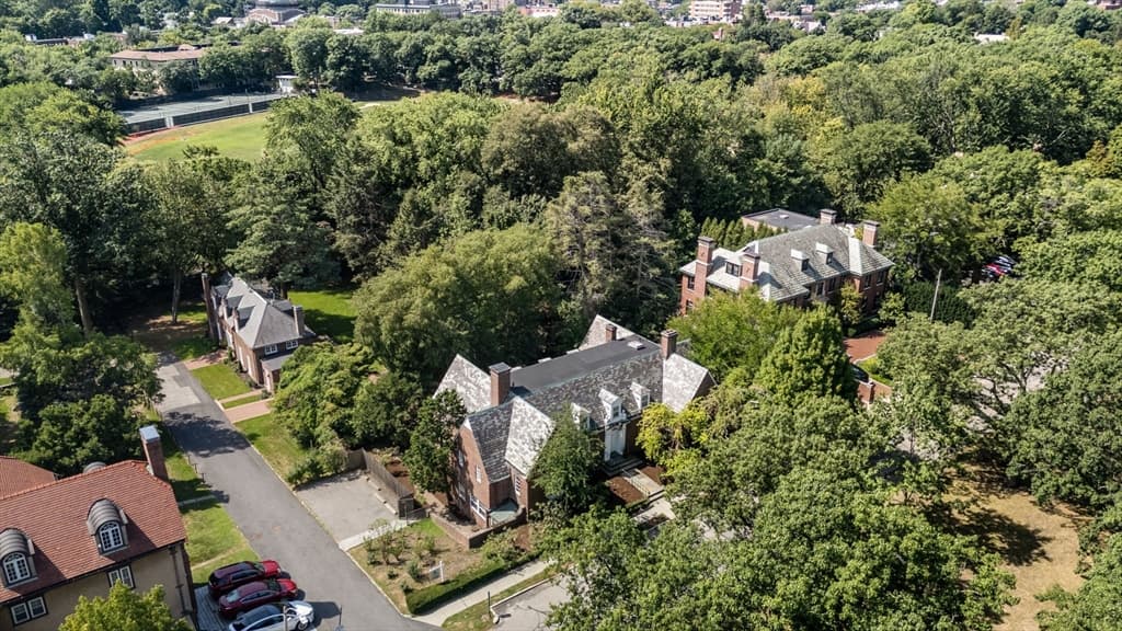 180 Ivy St, Brookline MA 02446 photo 37