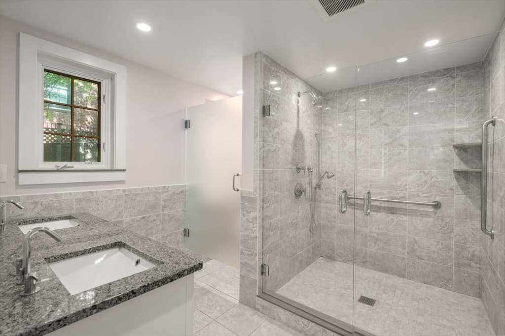 180 Ivy St, Brookline MA 02446 photo 19