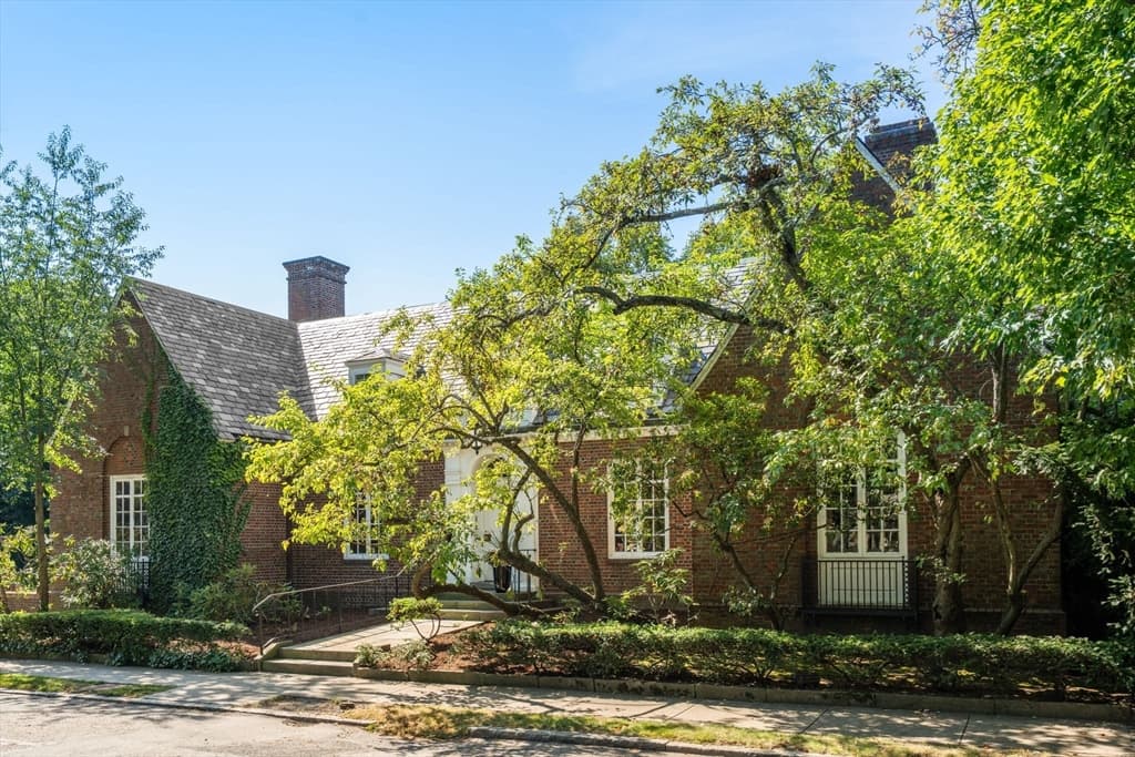 180 Ivy St, Brookline MA 02446 photo 35