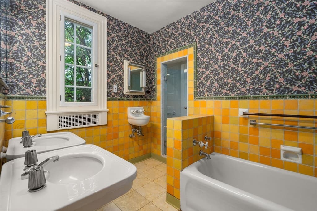 180 Ivy St, Brookline MA 02446 photo 25