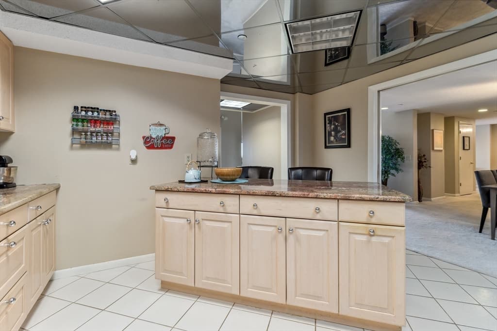 65 Lake Avenue # 1008, Worcester MA 01604 photo 9