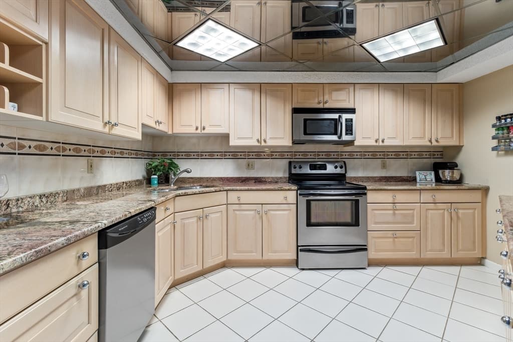 65 Lake Avenue # 1008, Worcester MA 01604 photo 8