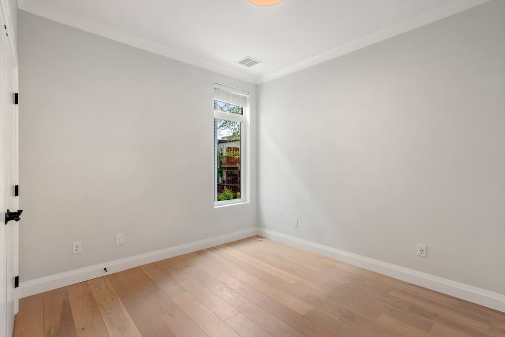 142 Pleasant Street, Boston MA 02125 photo 10