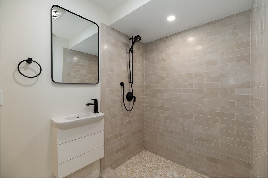 Condominium at 5 Samoset Rd # B, Gloucester MA 01930, Gloucester, photo 31 of 35