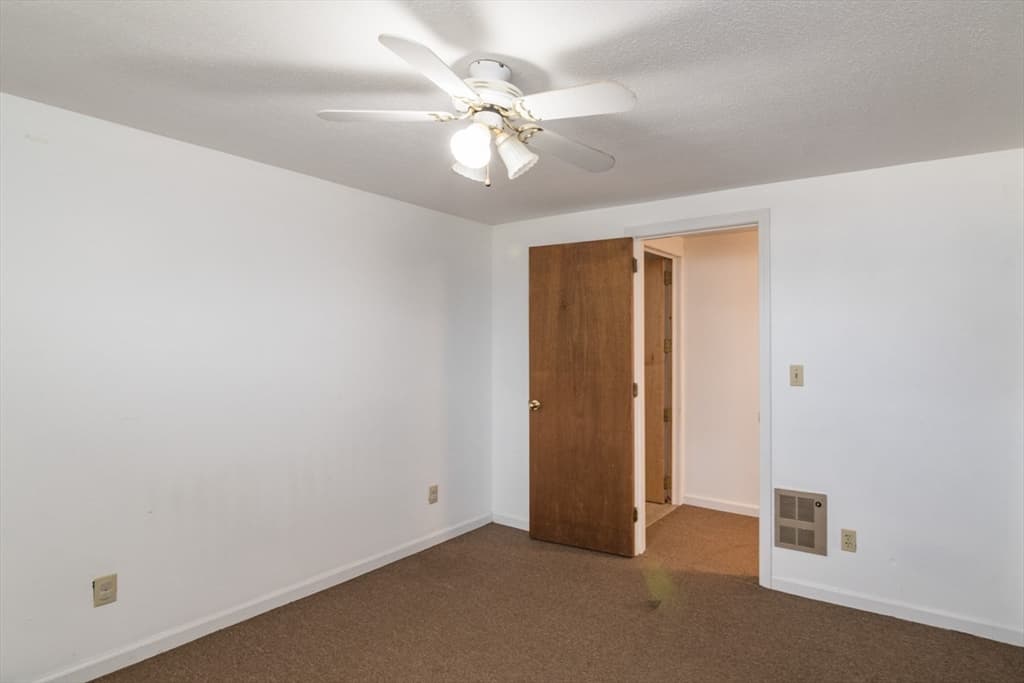 89 Potwine Ln, Amherst MA 01002 photo 29