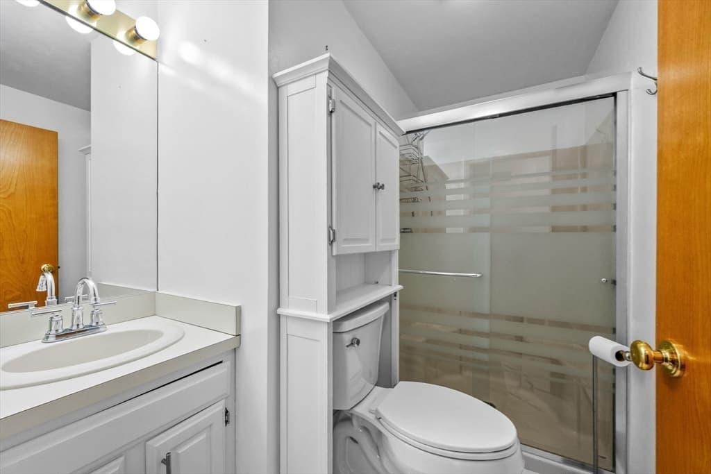 Single Family Residence at 11 Elizabeth, Yarmouth MA 02673, photo 13 of 41