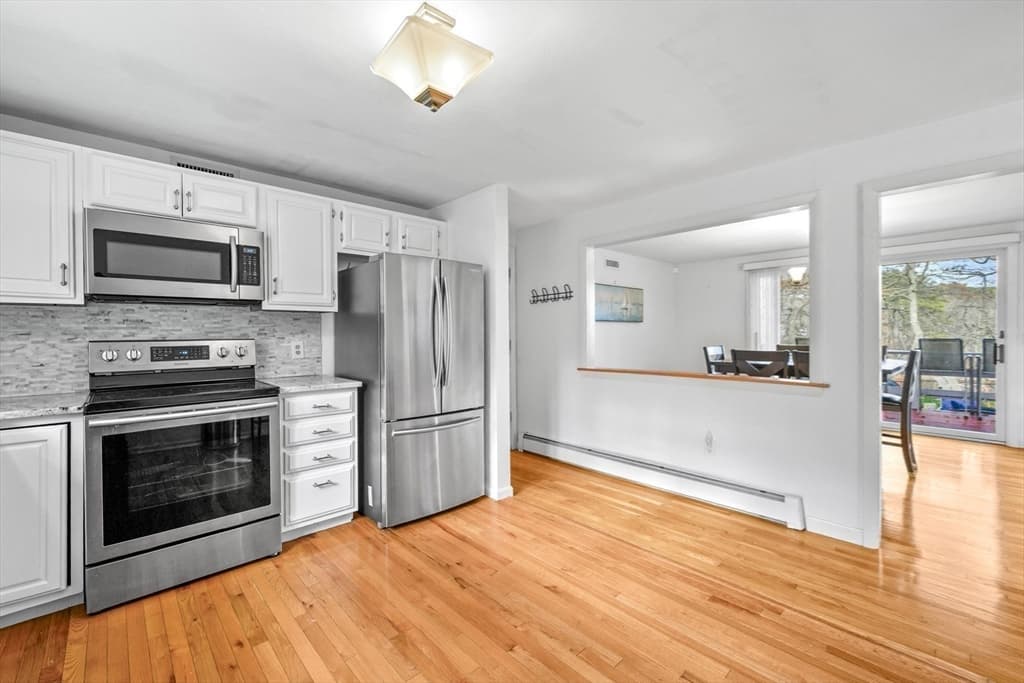 Single Family Residence at 11 Elizabeth, Yarmouth MA 02673, photo 9 of 41