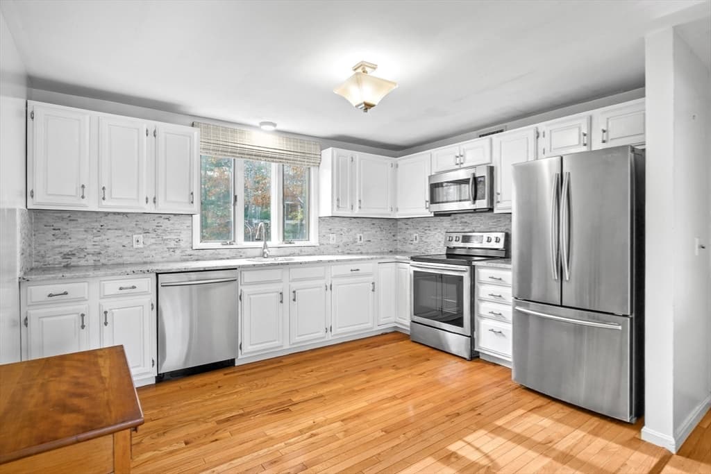 Single Family Residence at 11 Elizabeth, Yarmouth MA 02673, photo 11 of 41