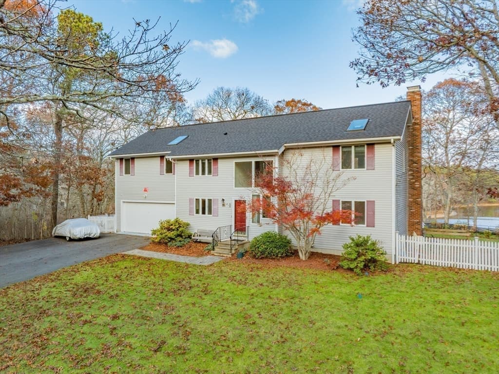 Single Family Residence at 11 Elizabeth, Yarmouth MA 02673, photo 4 of 41