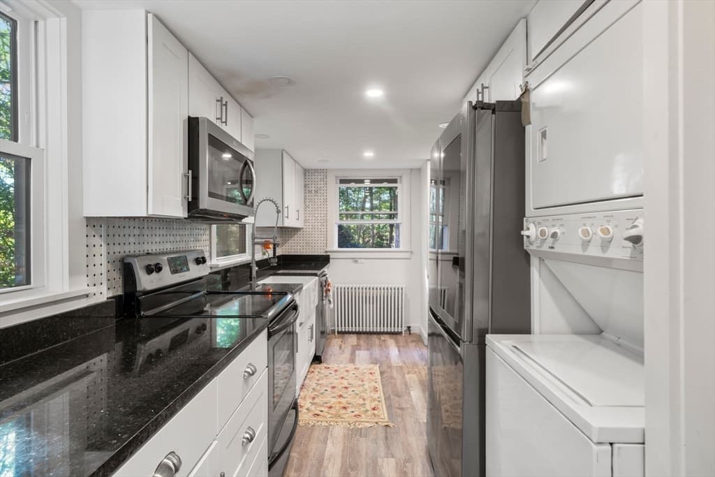 Single Family Residence at 324 Sandwich St, Plymouth MA 02360, photo 3 of 38