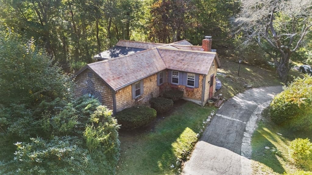 324 Sandwich St, Plymouth MA 02360