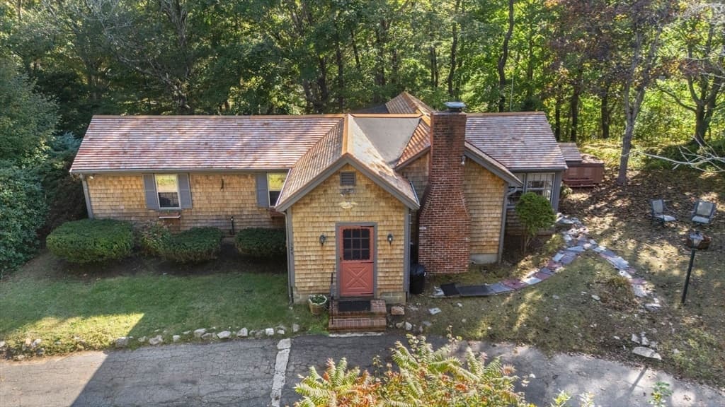 Single Family Residence at 324 Sandwich St, Plymouth MA 02360, photo 5 of 38