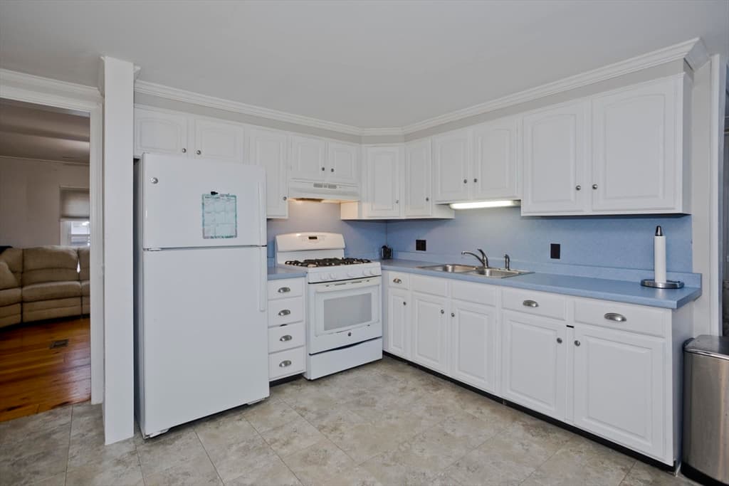 93 Grochmal Avenue # 12, Springfield MA 01151 photo 5
