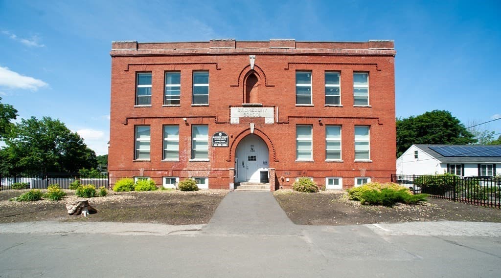 108 Harrison St, Haverhill MA 01830