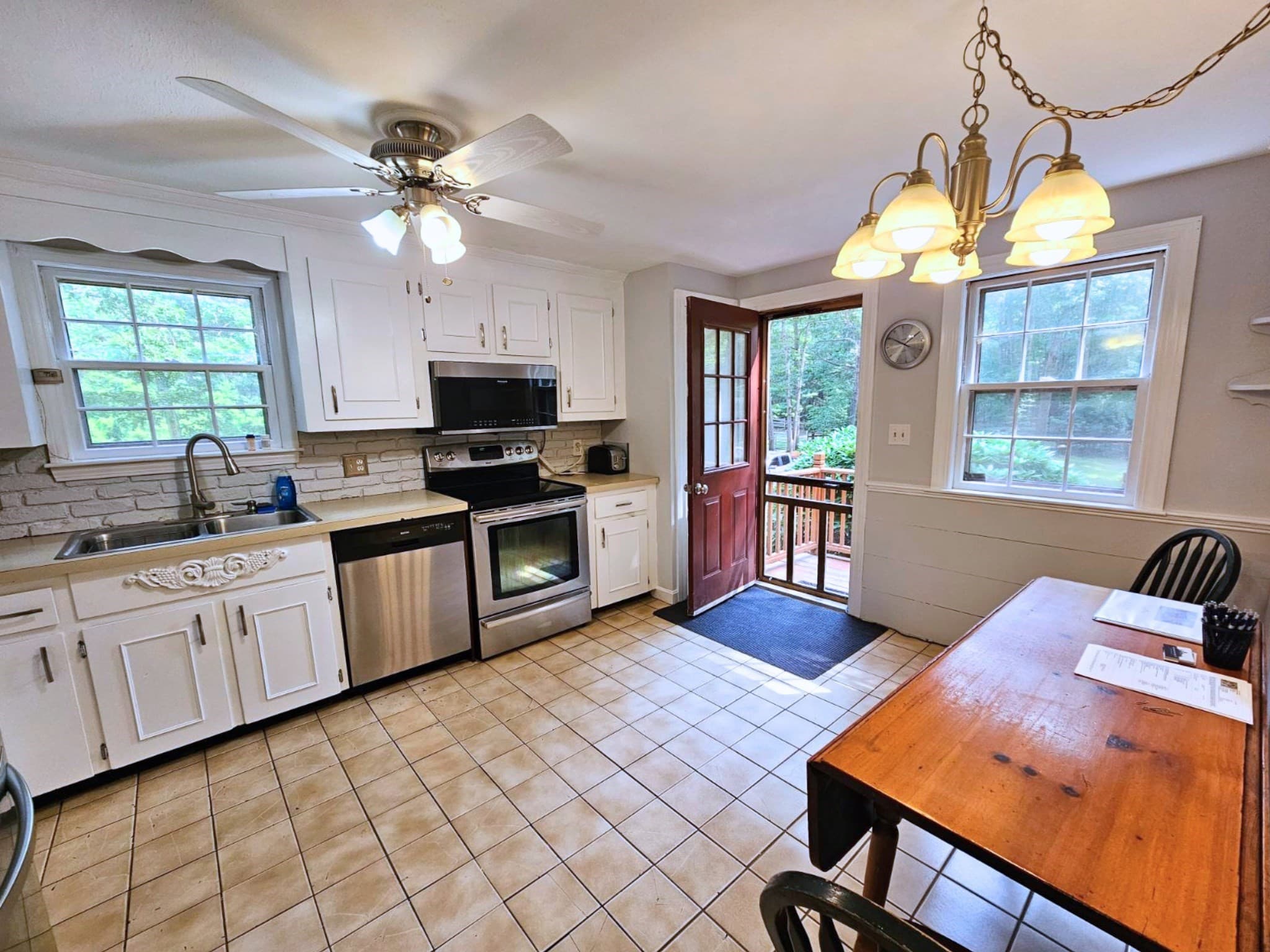 Single Family Residence at 15 Forest St, Plympton MA 02367, photo 6 of 37
