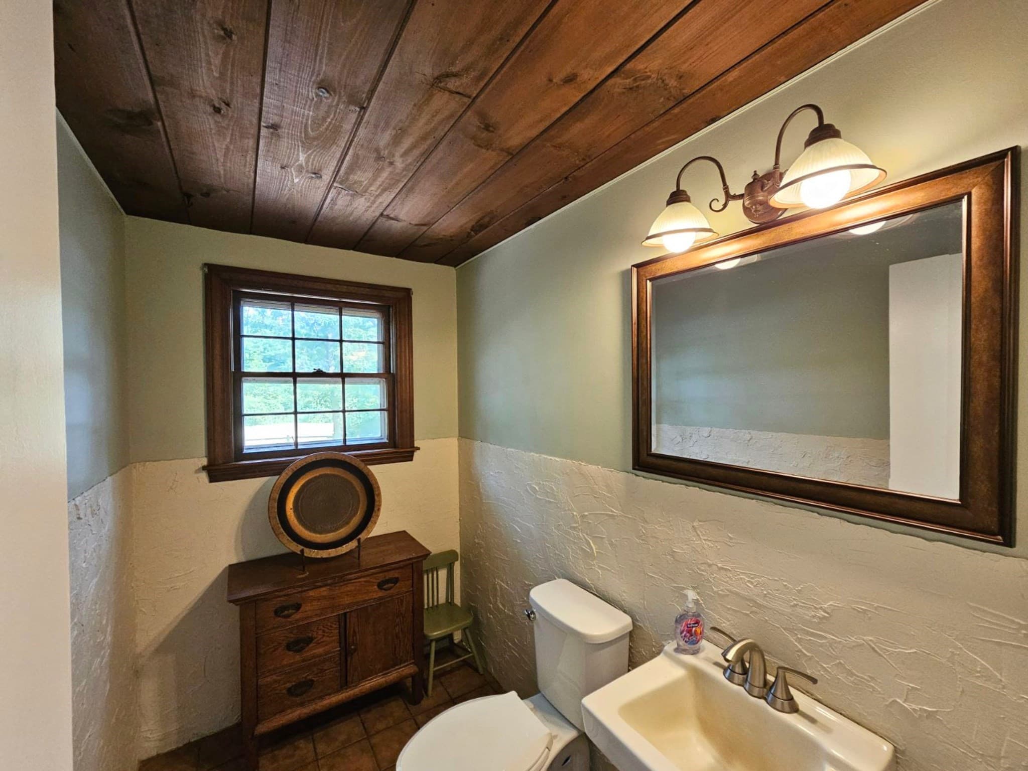 Single Family Residence at 15 Forest St, Plympton MA 02367, photo 11 of 37