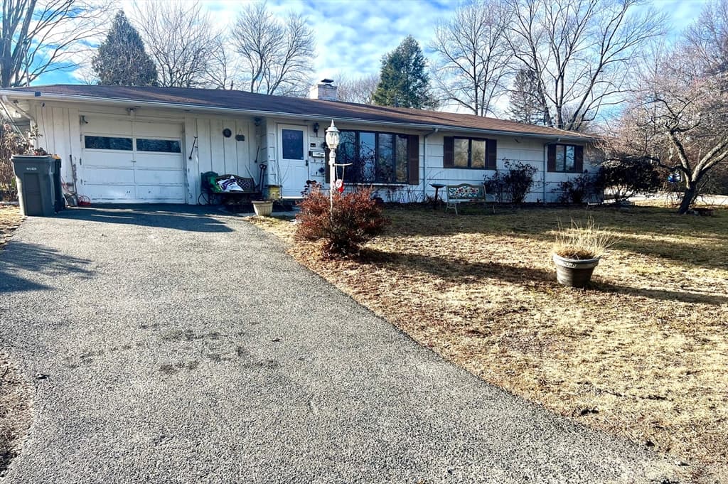 7 Ballydrain Rd, Framingham MA 01701