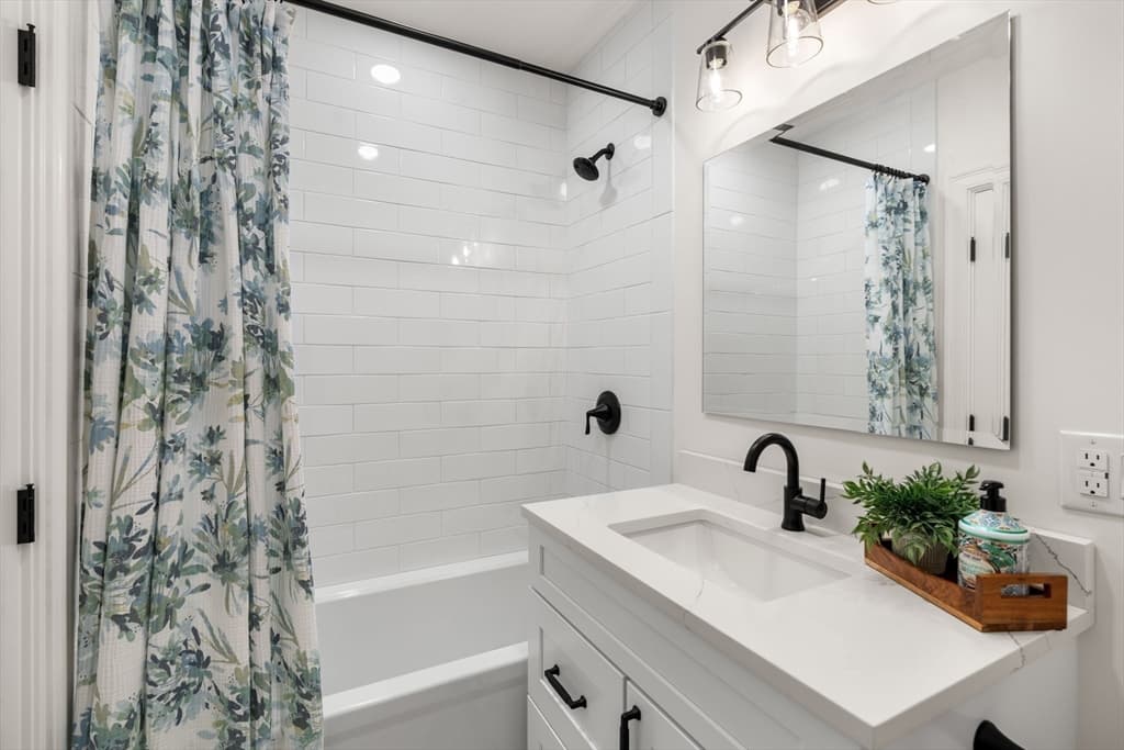 Condominium at 16 Franklin Street # 1303, Salem MA 01970, photo 19 of 31