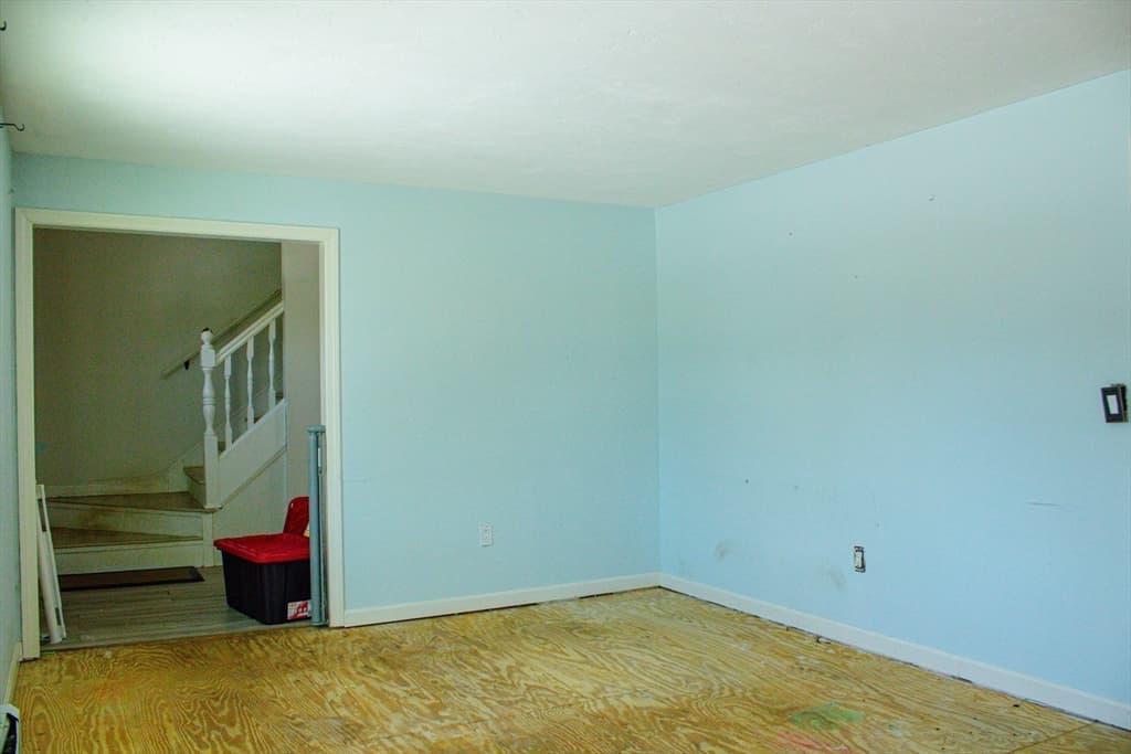 Single Family Residence at 25 Bear Hill Rd, Gardner MA 01440, photo 17 of 39