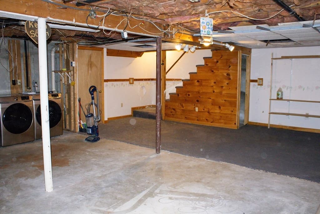 Single Family Residence at 25 Bear Hill Rd, Gardner MA 01440, photo 36 of 39