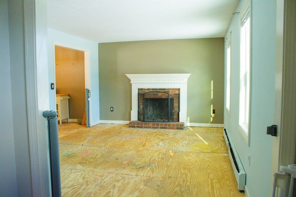 Single Family Residence at 25 Bear Hill Rd, Gardner MA 01440, photo 18 of 39