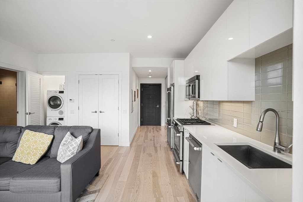 Condominium at 32 Traveler St # 411, Boston MA 02118, photo 2 of 19