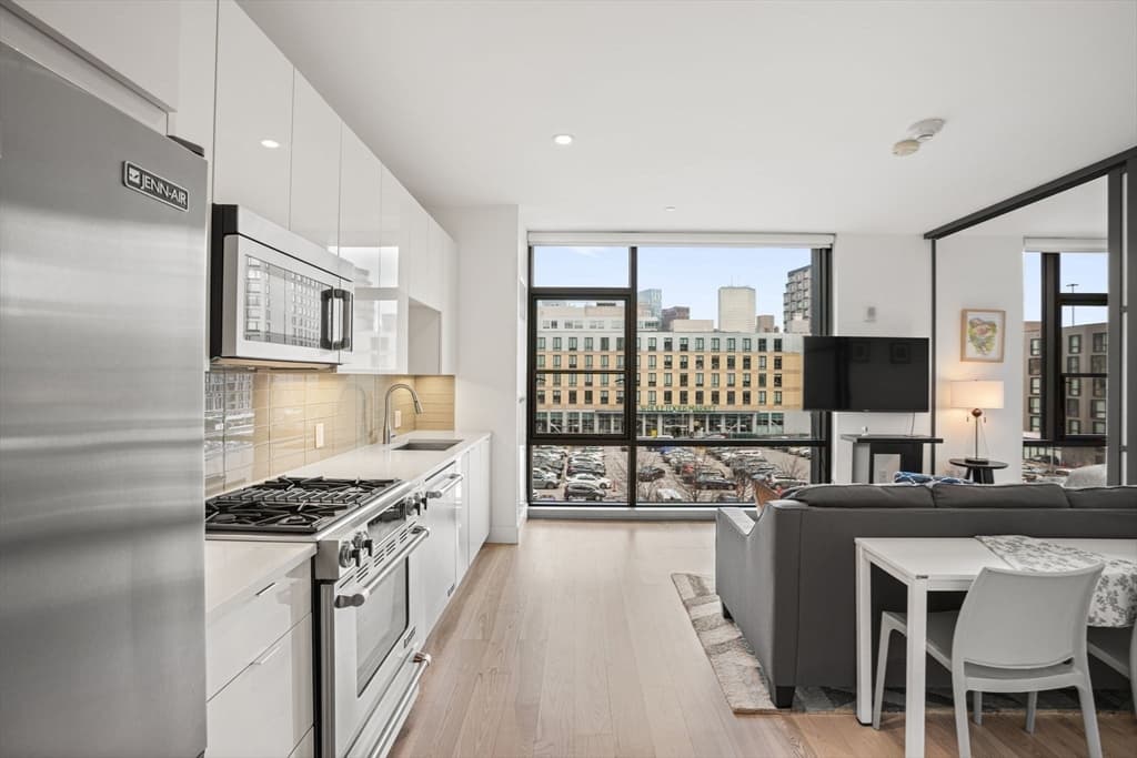 32 Traveler St # 411, Boston MA 02118