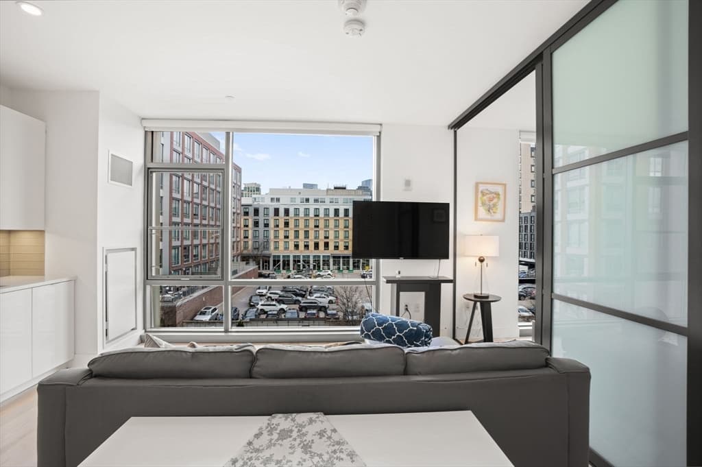 Condominium at 32 Traveler St # 411, Boston MA 02118, photo 5 of 19