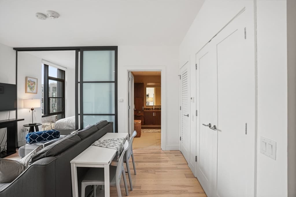 Condominium at 32 Traveler St # 411, Boston MA 02118, photo 4 of 19