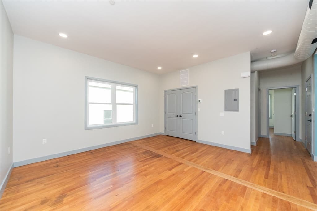 Condominium at 115-117 Mechanic # 3, Clinton MA 01510, photo 5 of 17