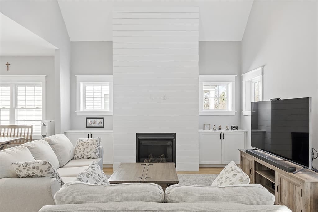 Condominium at 7 Baldwin Ct # 7, Harvard MA 01451, photo 6 of 39