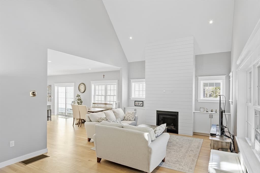 Condominium at 7 Baldwin Ct # 7, Harvard MA 01451, photo 9 of 39