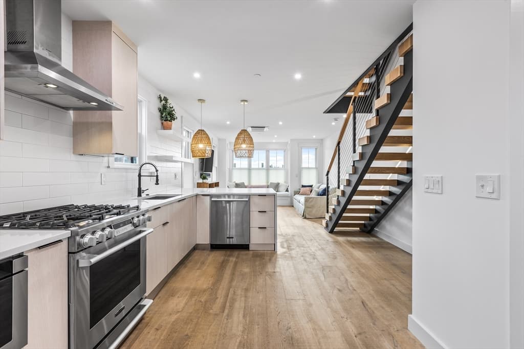 Single Family Residence at 360 Athens St # 360, Boston MA 02127, Boston, photo 6 of 27