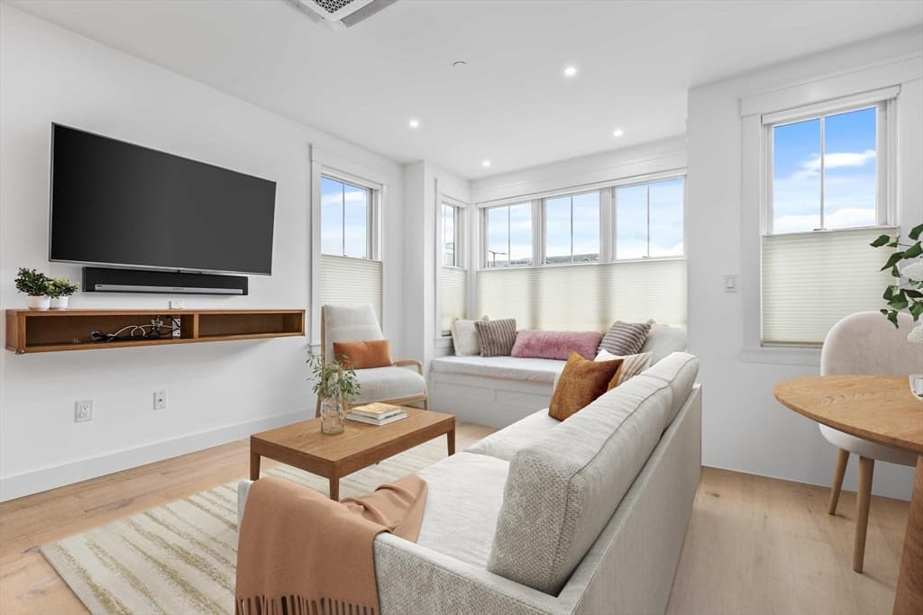 Single Family Residence at 360 Athens St # 360, Boston MA 02127, Boston, photo 4 of 27