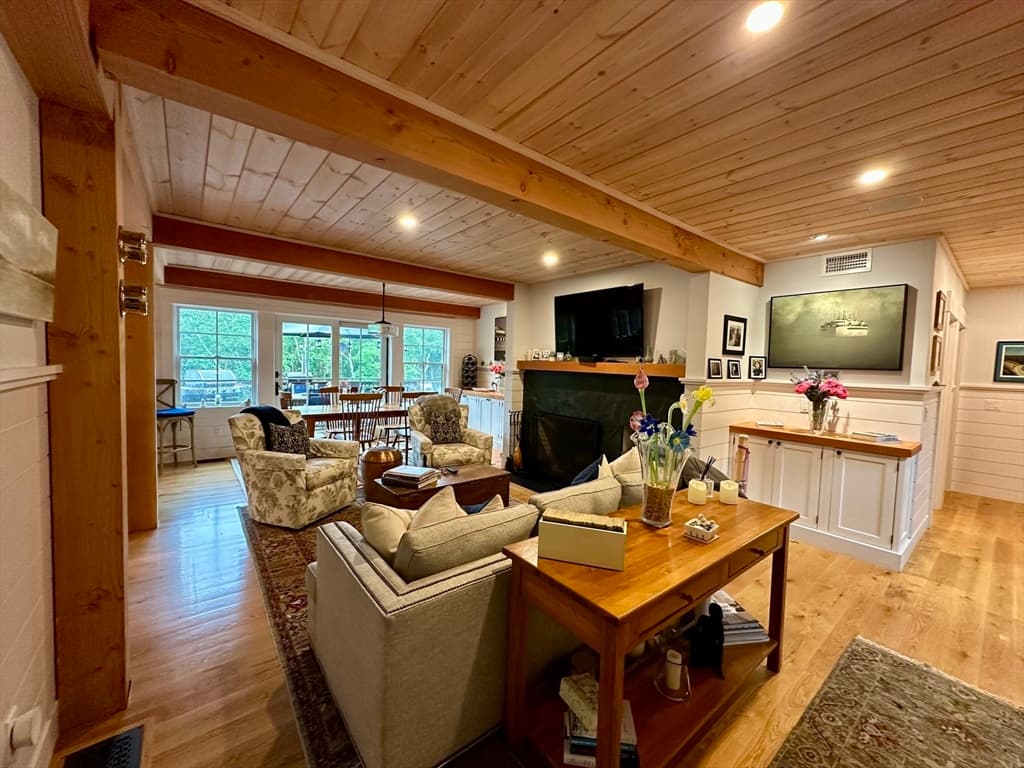 Single Family Residence at 96 Hammett Ln, Chilmark MA 02535, photo 8 of 42