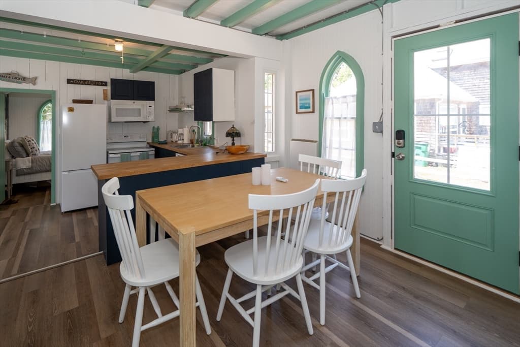 Single Family Residence at 9 Brunswick, Oak Bluffs MA 02557, photo 11 of 36