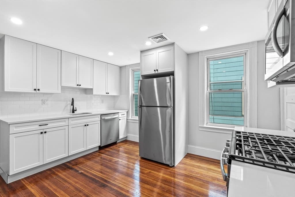 3 Family - 3 Units Up/Down at 79 Pleasant Street, Boston MA 02125, photo 8 of 34