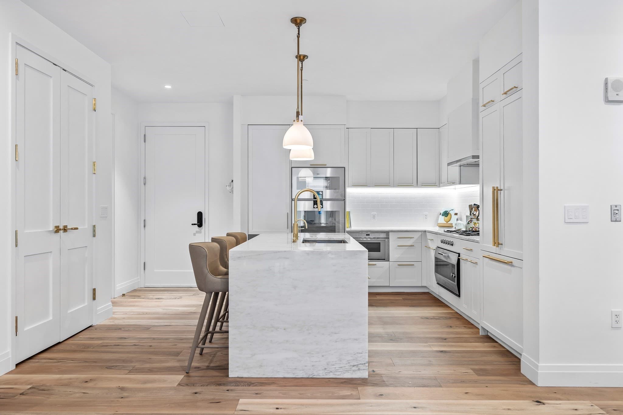 Condominium at 300 Pier 4 Blvd, Boston MA 02210, photo 4 of 28