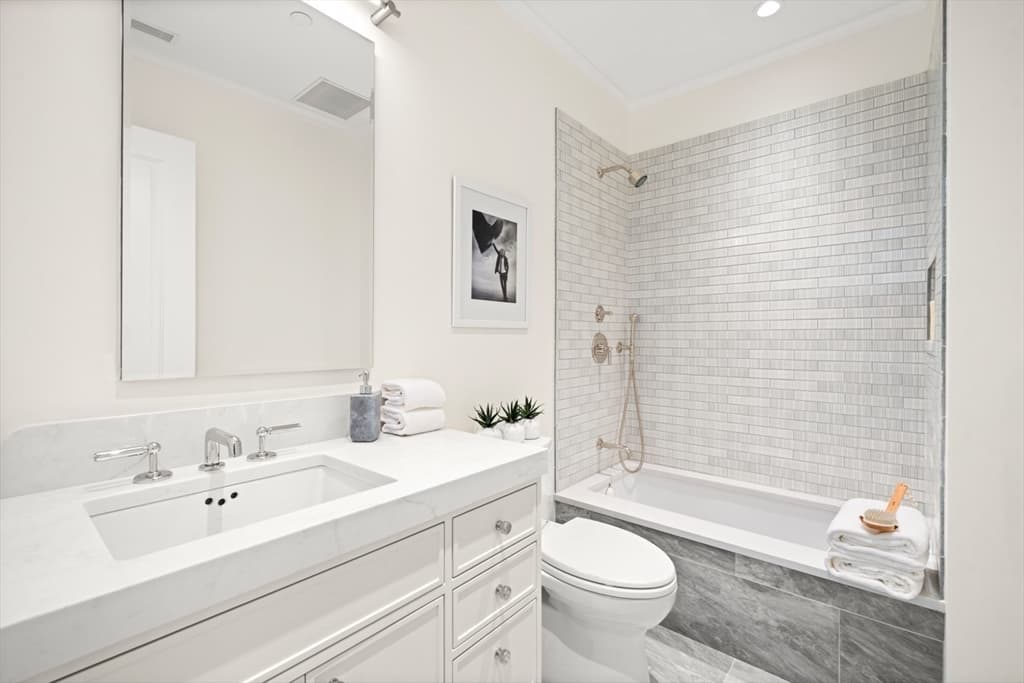 Condominium at 397 Commonwealth Avenue # 2, Boston MA 02215, photo 19 of 23